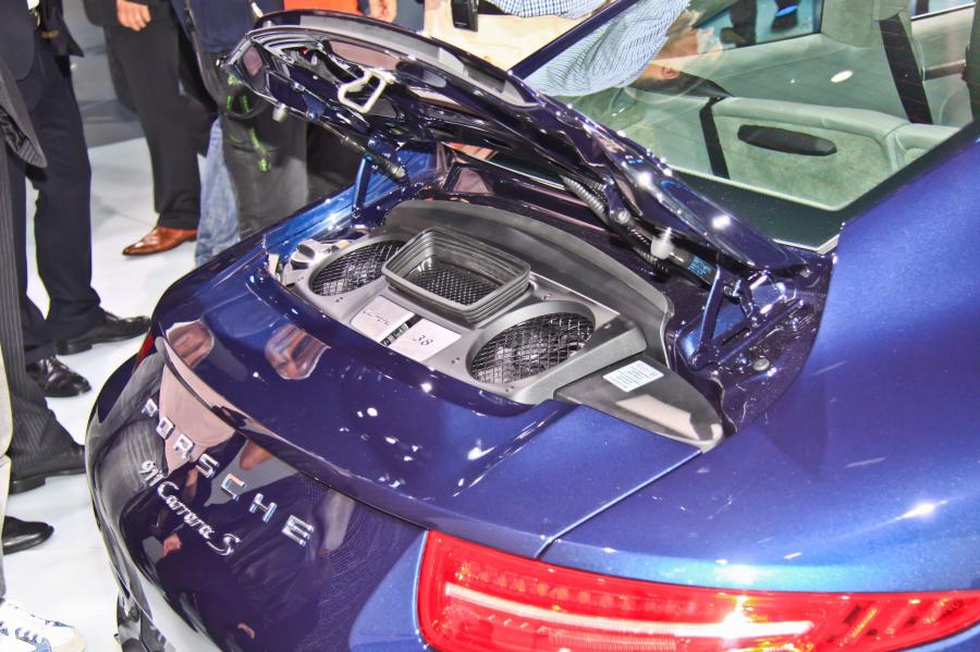  Porsche 911 Carrera 2011 года  (фото 40 из 47)